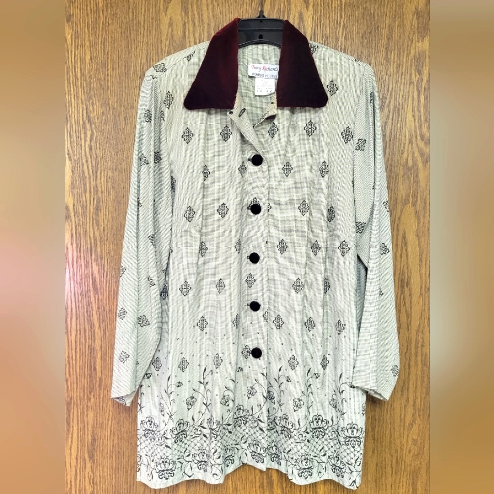 Tracy Richard's long Grey blouse petite size 16 maroon velvet collar